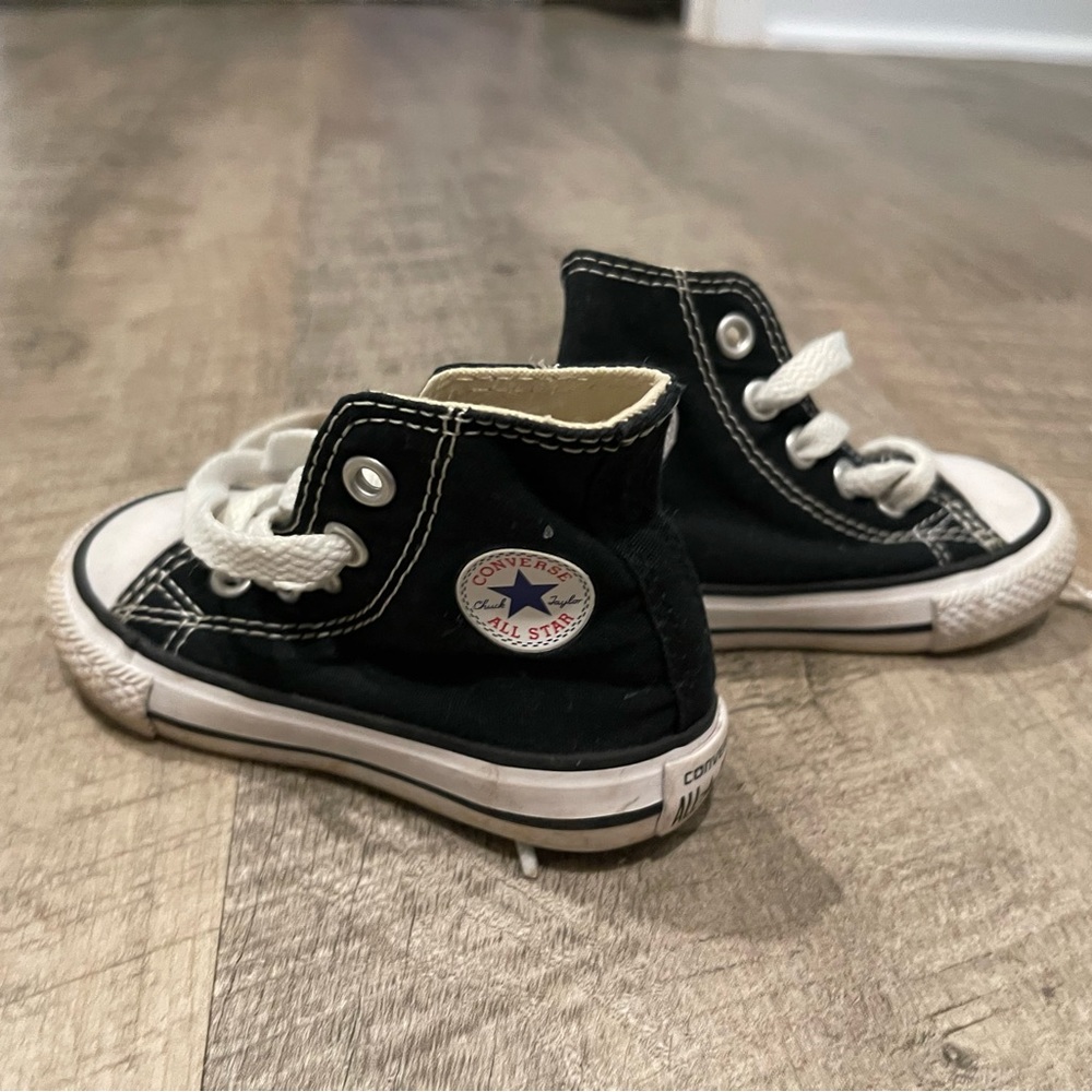Converse baby shoes size 4